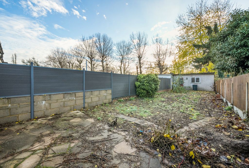 Property photo 2 of 14 1381156-9-693034B...