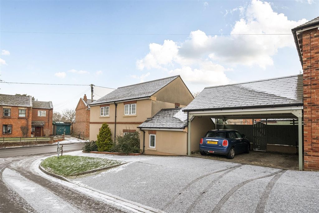 Property photo 1 of 18 1394998-21-695Ceaaddfee3.Jpg