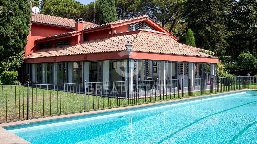 Property photo 1 of 14 Exteriors