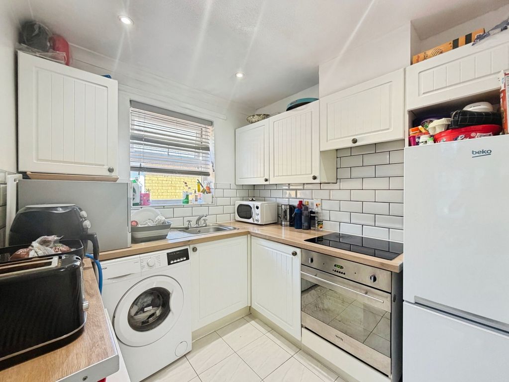 Property photo 3 of 8 Pbox-Img.Jpg