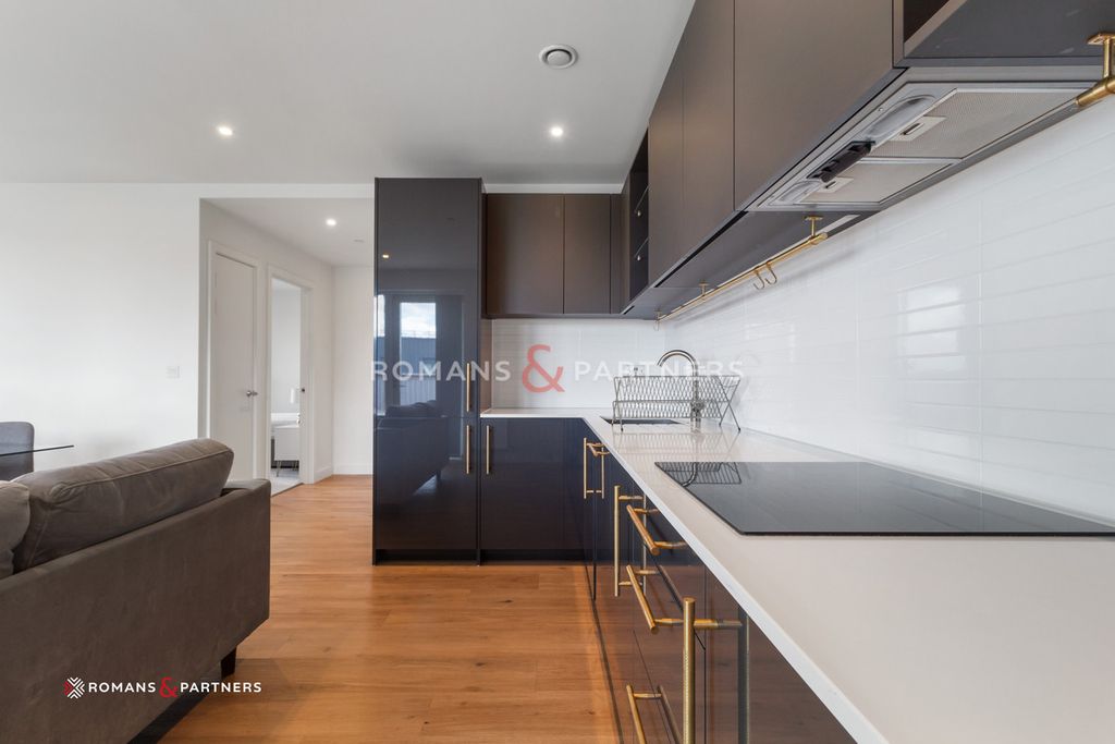 Property photo 3 of 24