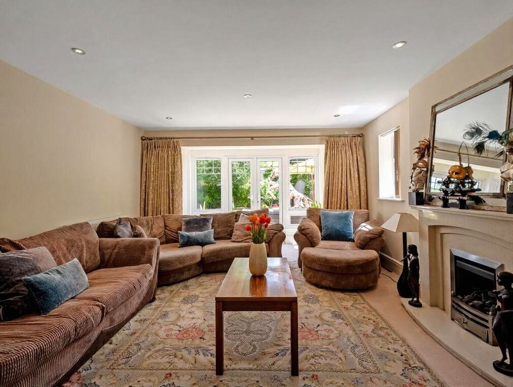 Property photo 3 of 16