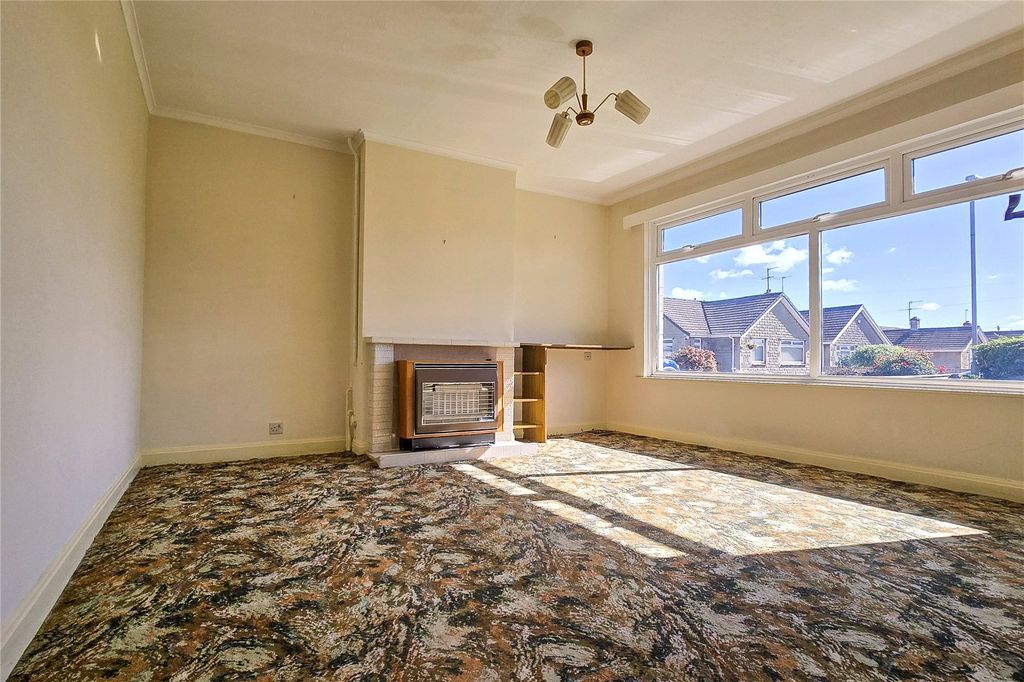 Property photo 2 of 18 Living Room