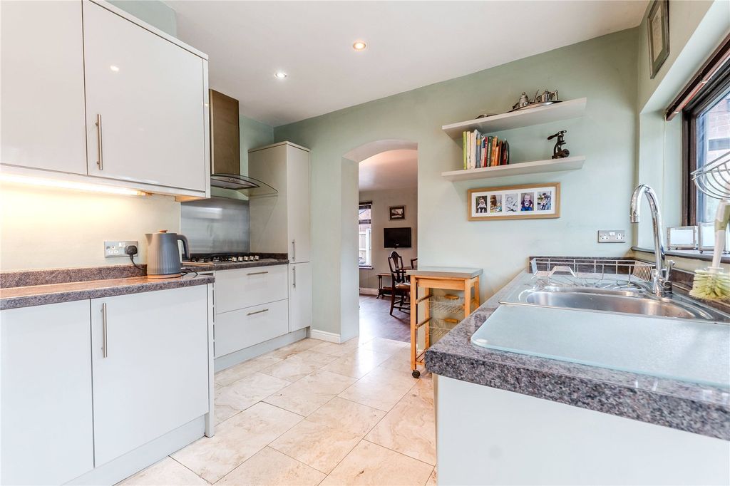Property photo 2 of 19 Kitchen