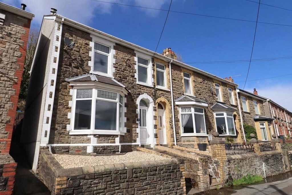 4 bed end terrace house for saleManor Road, Abersychan, Pontypool NP4