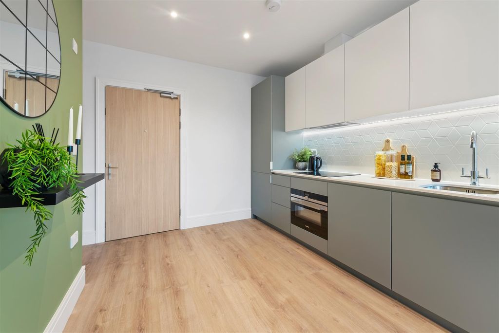 Property photo 1 of 7 Syward Place, F1 Ph2.Jpg
