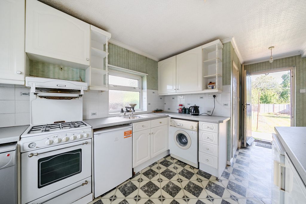 Property photo 3 of 15 Kitchen