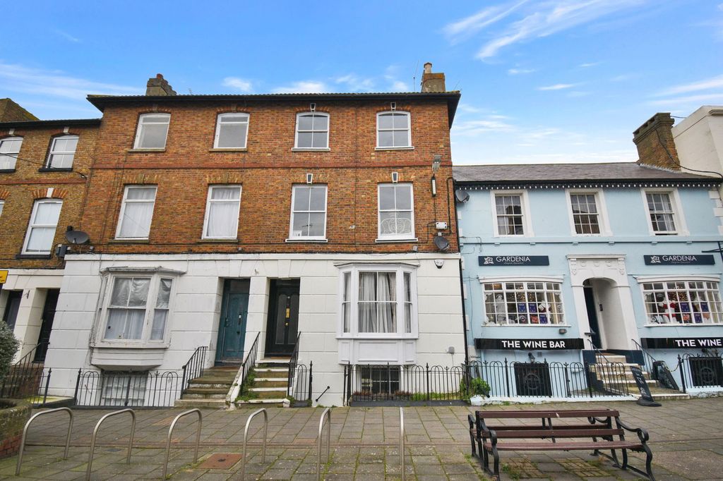 Property photo 2 of 29