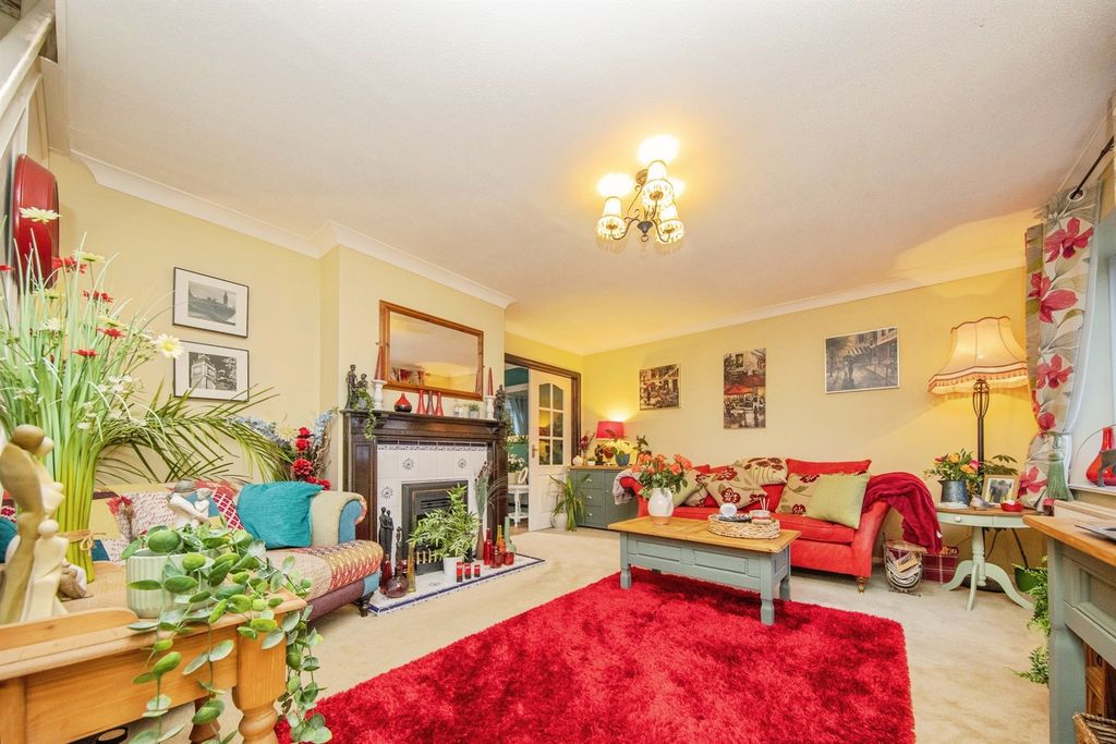 Property photo 2 of 16