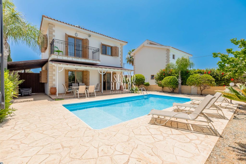 Property photo 1 of 33