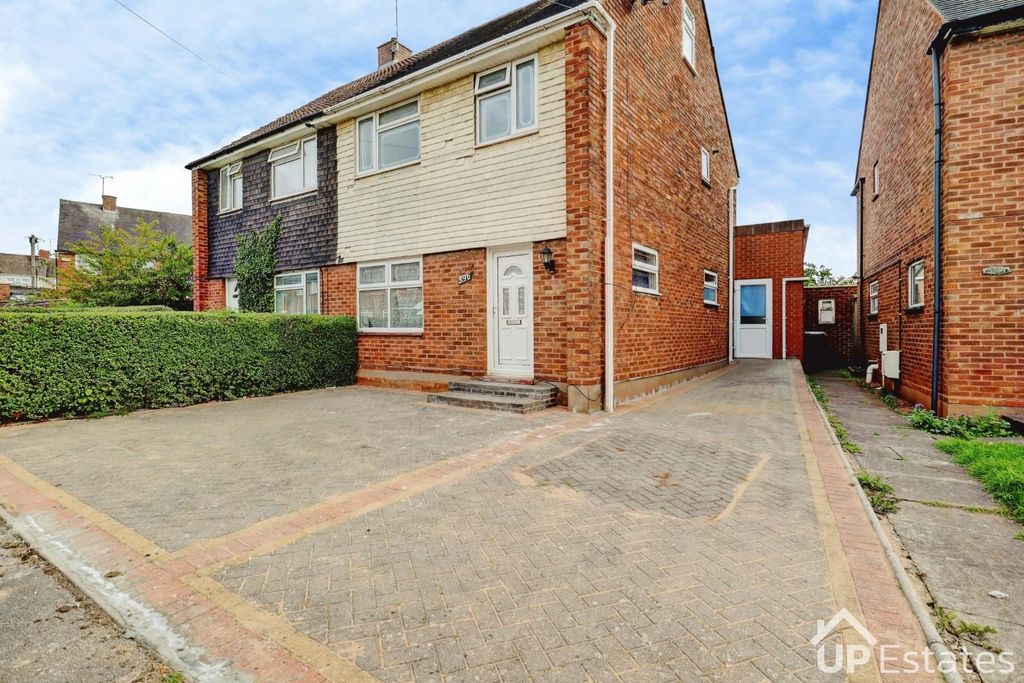 Property photo 2 of 20