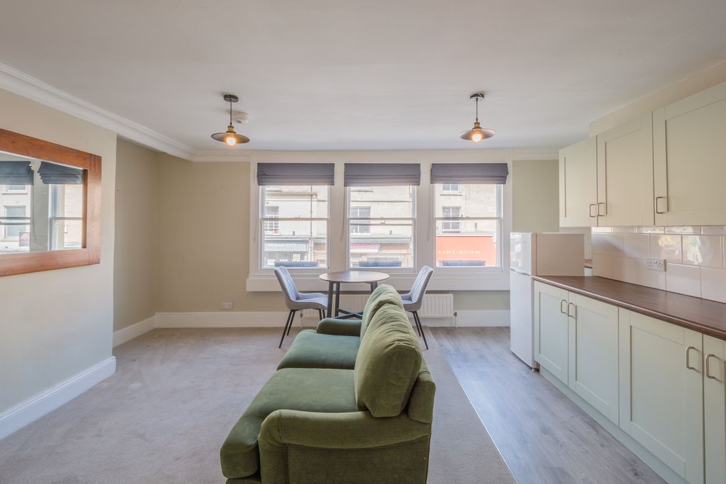 Property photo 1 of 12 10 Widcombe Parade - First Floor Flat - Photos-1