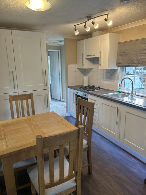 Property photo 3 of 14 Lakeview Park 1E The Green Kitchen