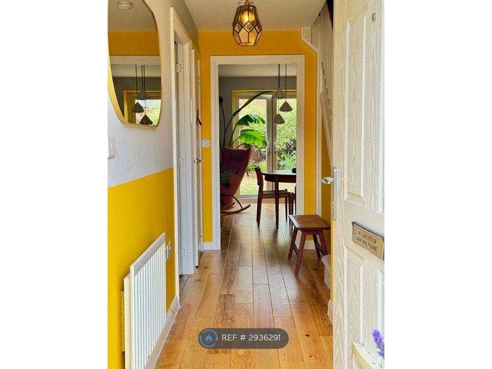 Property photo 3 of 27 Hallway
