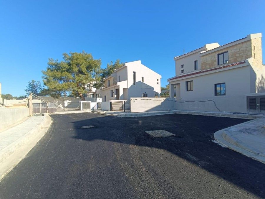 Property photo 2 of 5