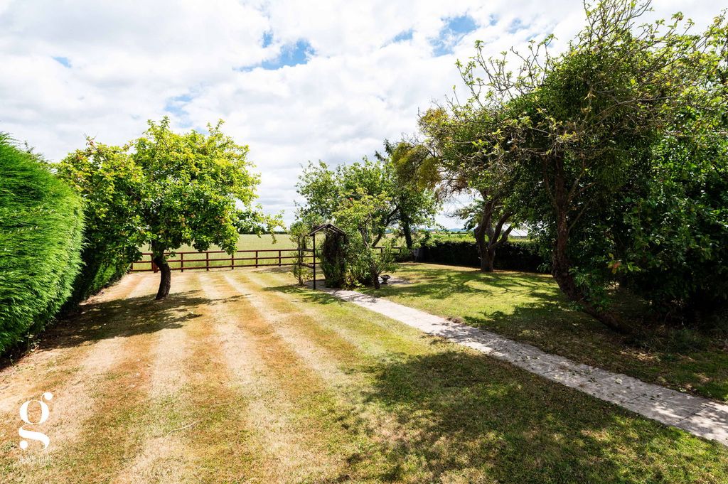 Property photo 2 of 26