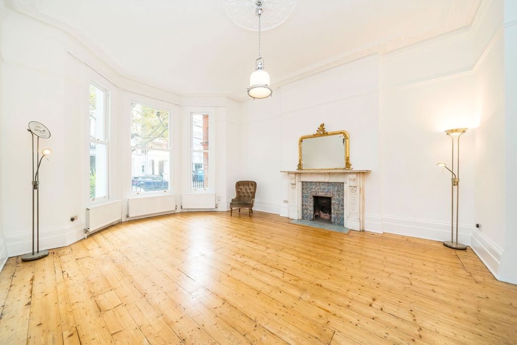 Property photo 2 of 7