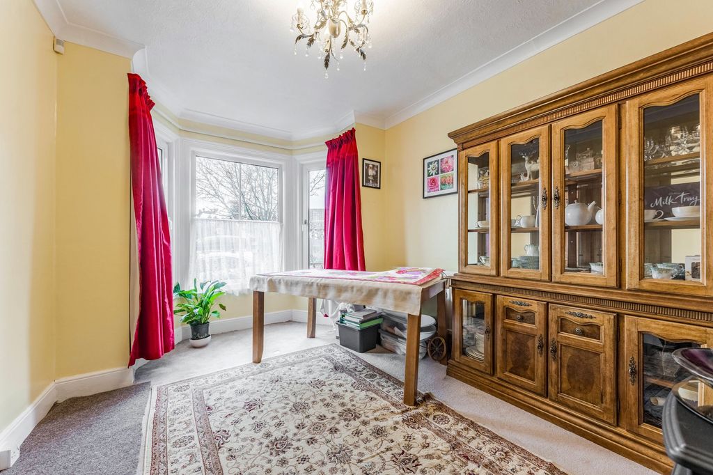 Property photo 2 of 14