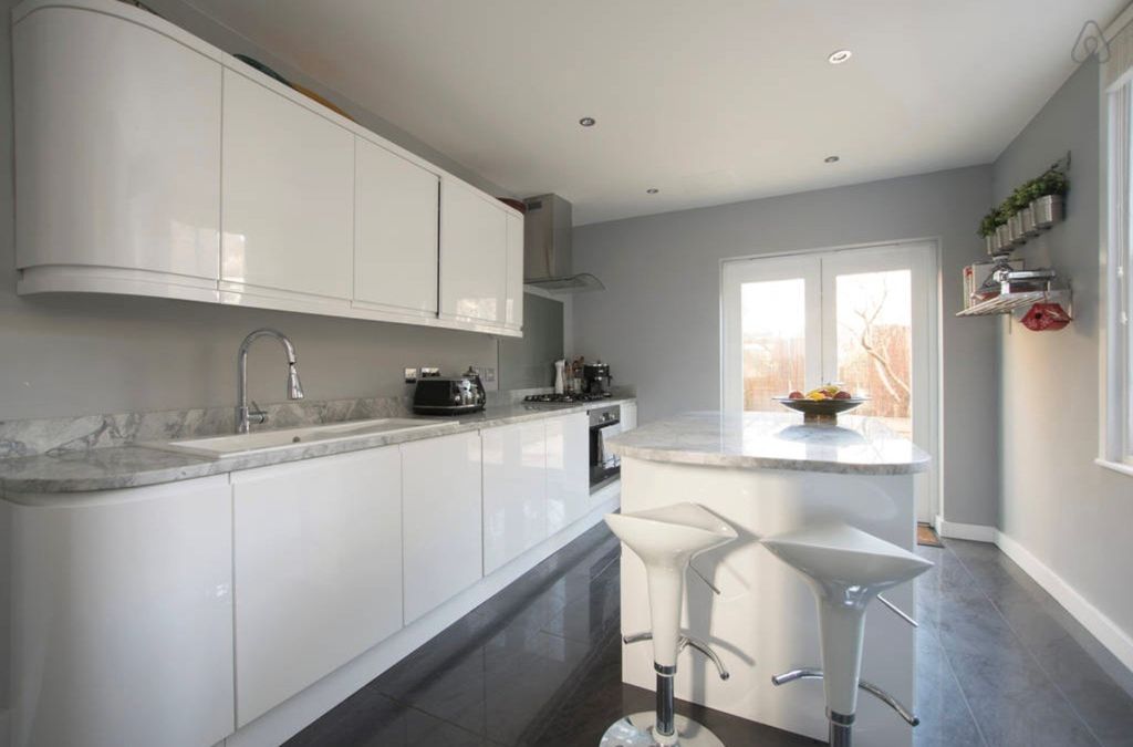 Property photo 2 of 12 Kitchen