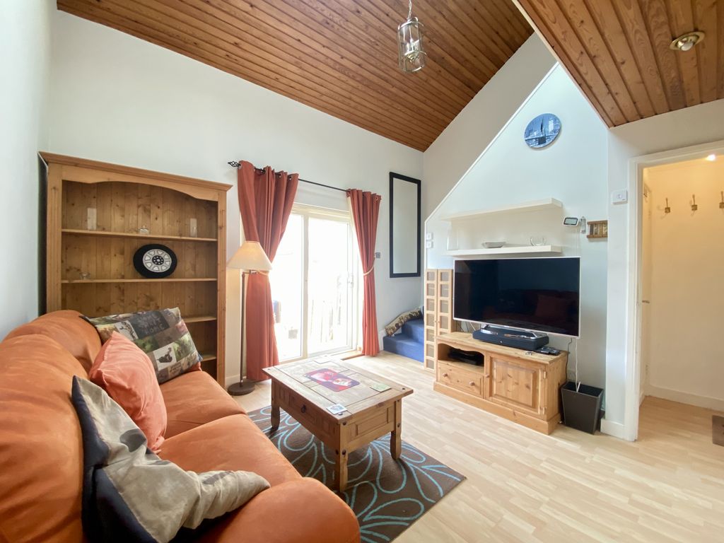 Property photo 1 of 9 1 Bedroom Semi-Detached