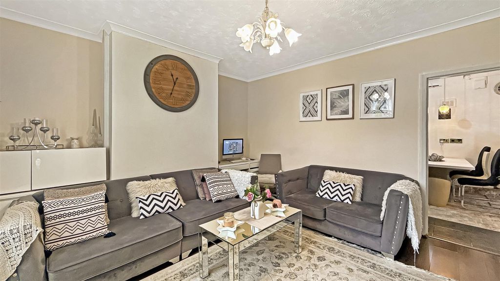 Property photo 2 of 12 23B22Da8c6Cf98d8B8279001874Ea4F698d75138.Jpg