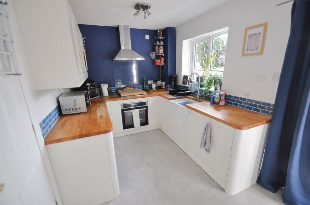 Property photo 2 of 34