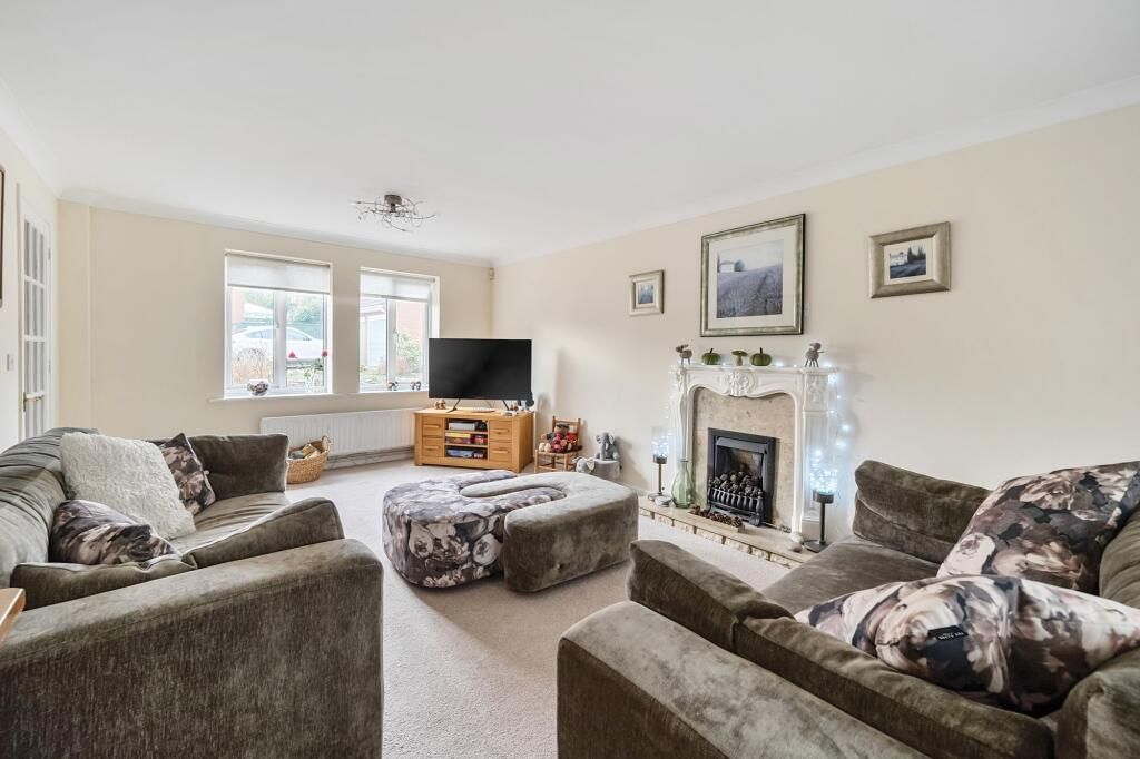 Property photo 2 of 19