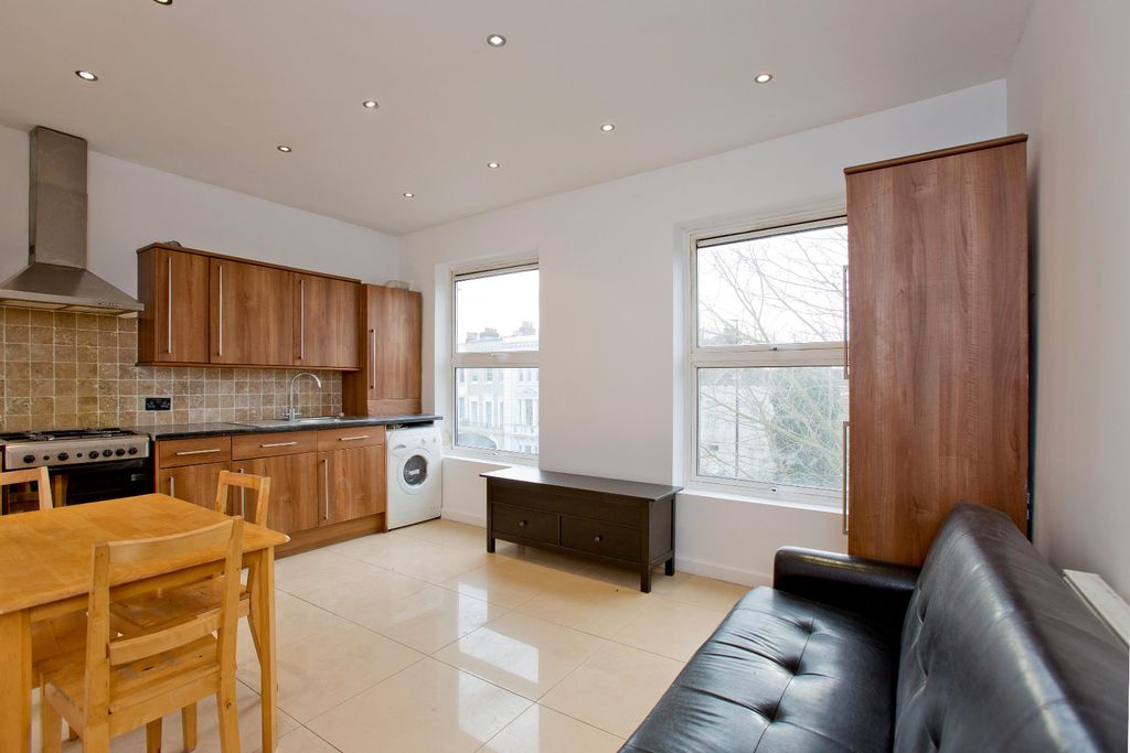 Property photo 3 of 8