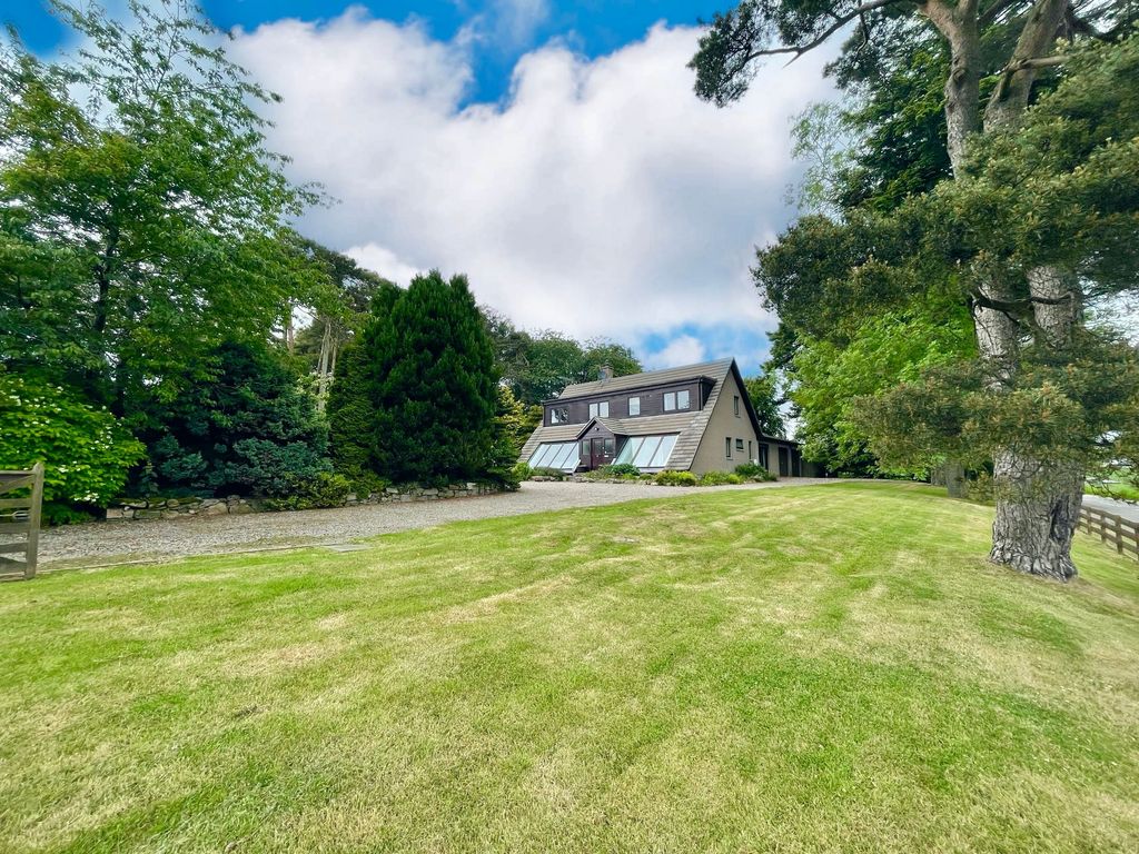 Property photo 2 of 40