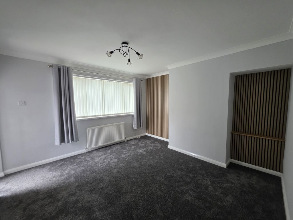 Property photo 2 of 6 Lounge