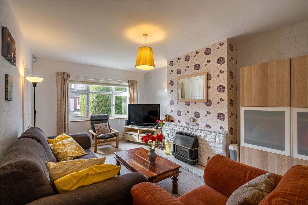 Property photo 2 of 28 Picture No. 32