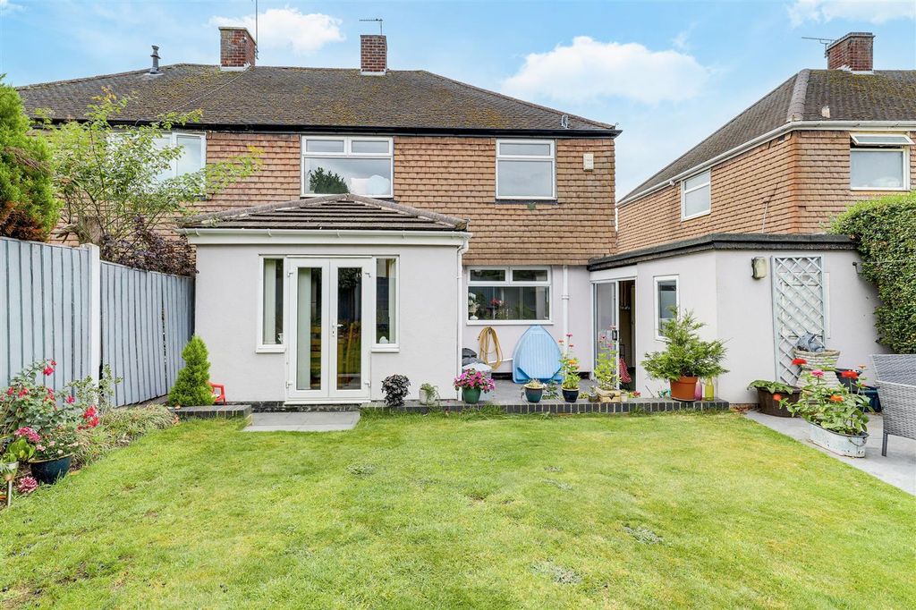 Property photo 2 of 27