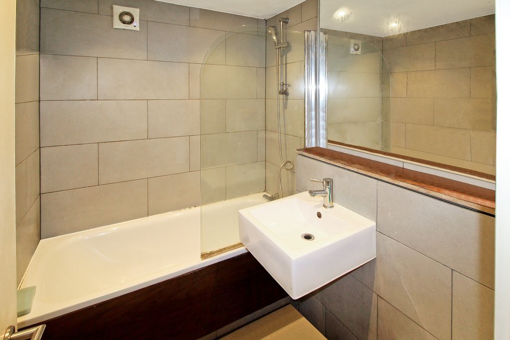 Property photo 3 of 5 Bathroom