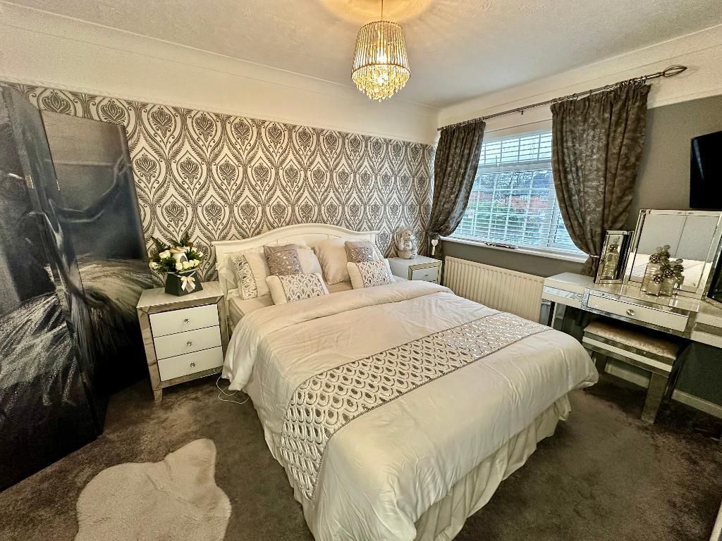 Property photo 3 of 15 Master Bedroom