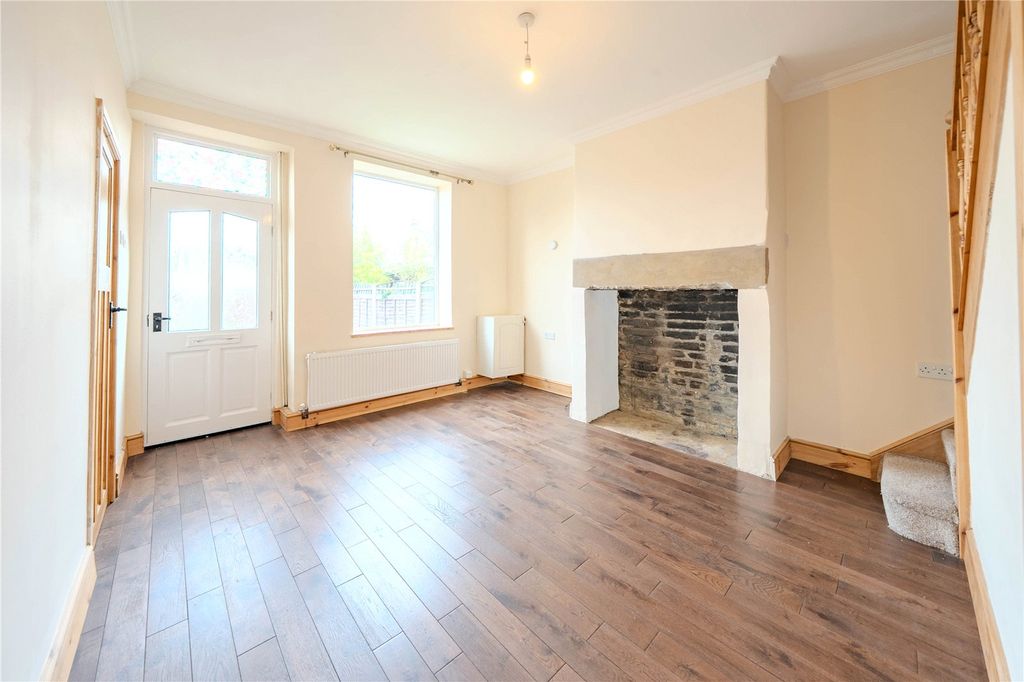 Property photo 2 of 12 Picture No. 18