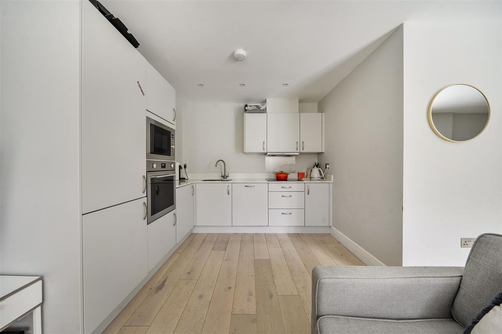 Property photo 3 of 13 1469592-10-6A188c6d4Ac5B.Jpg