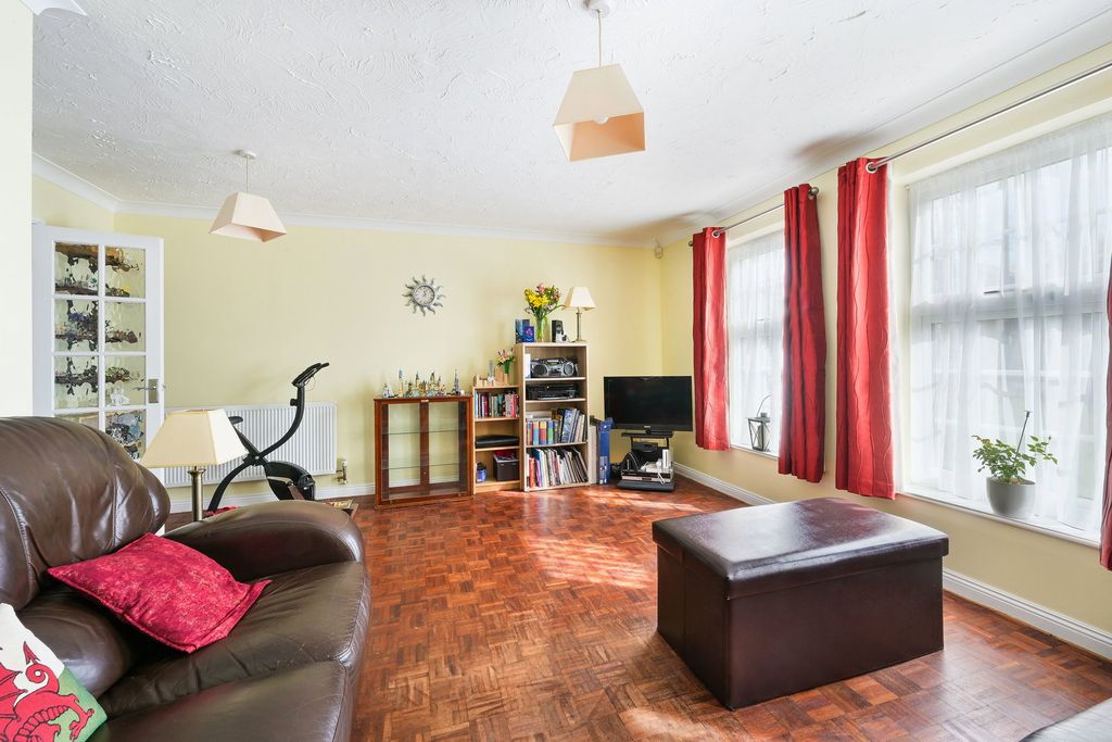 Additional image 6 of 4 bed detached house for saleBromford Close, Oxted RH8