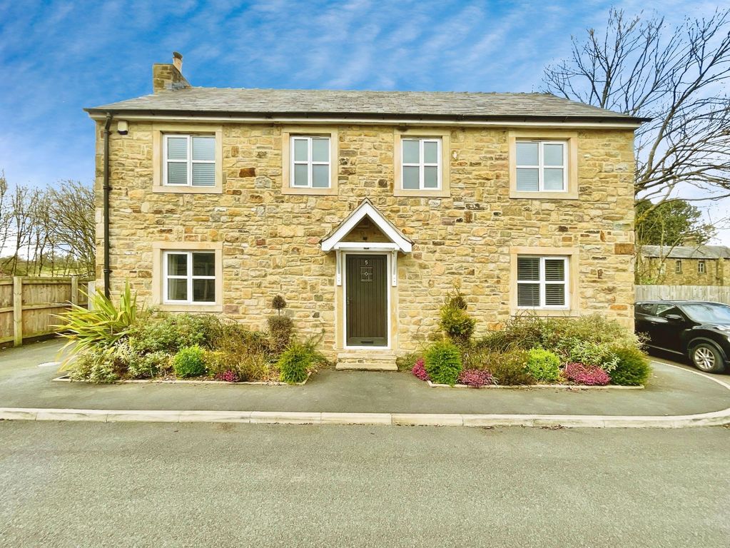 Property photo 1 of 18