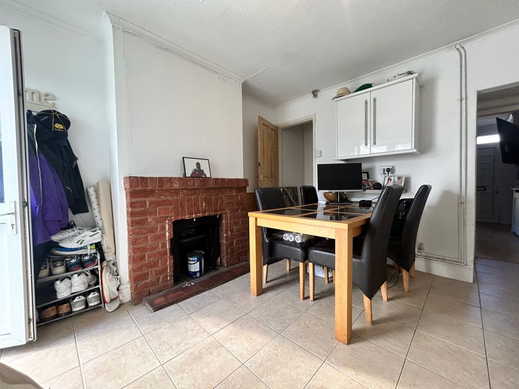 Property photo 2 of 11 Image