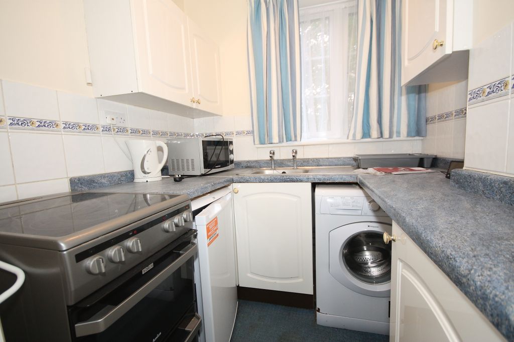 Property photo 3 of 4 Kitchen