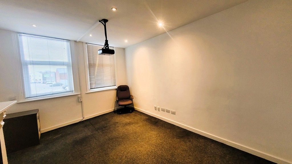 Property photo 3 of 4 Photo 9