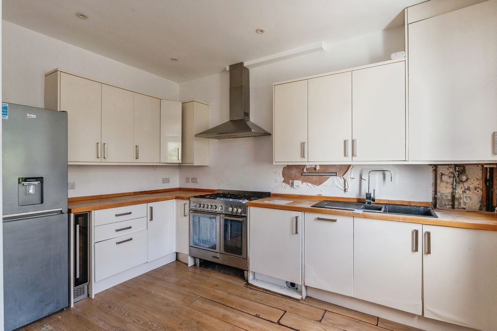 Property photo 2 of 9 Pbox-Img.Jpg