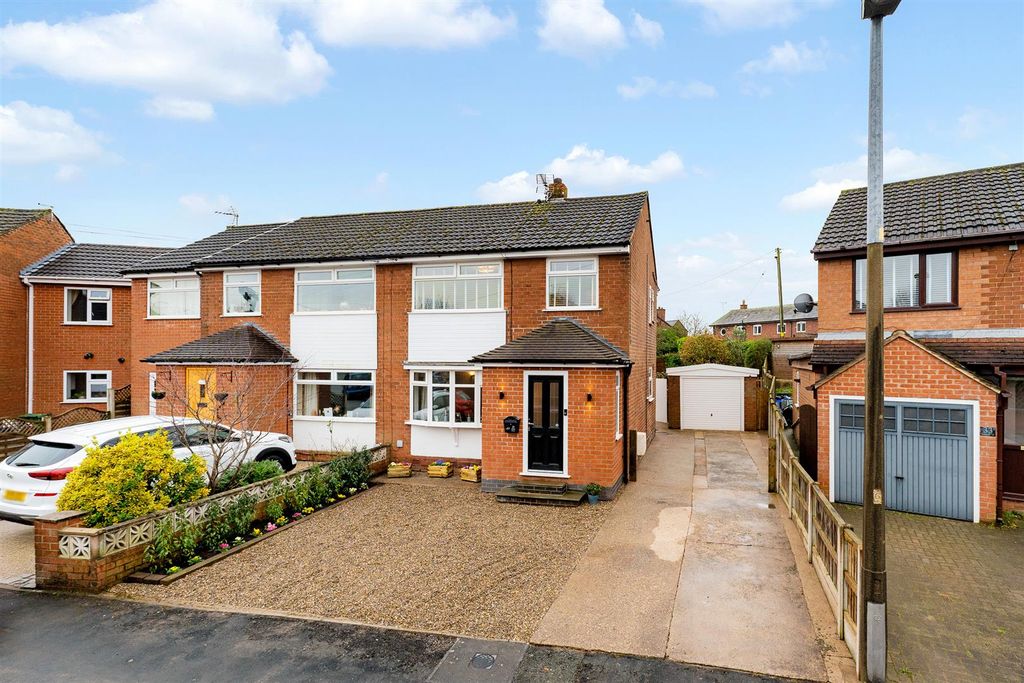 Property photo 1 of 19 Front Aspect