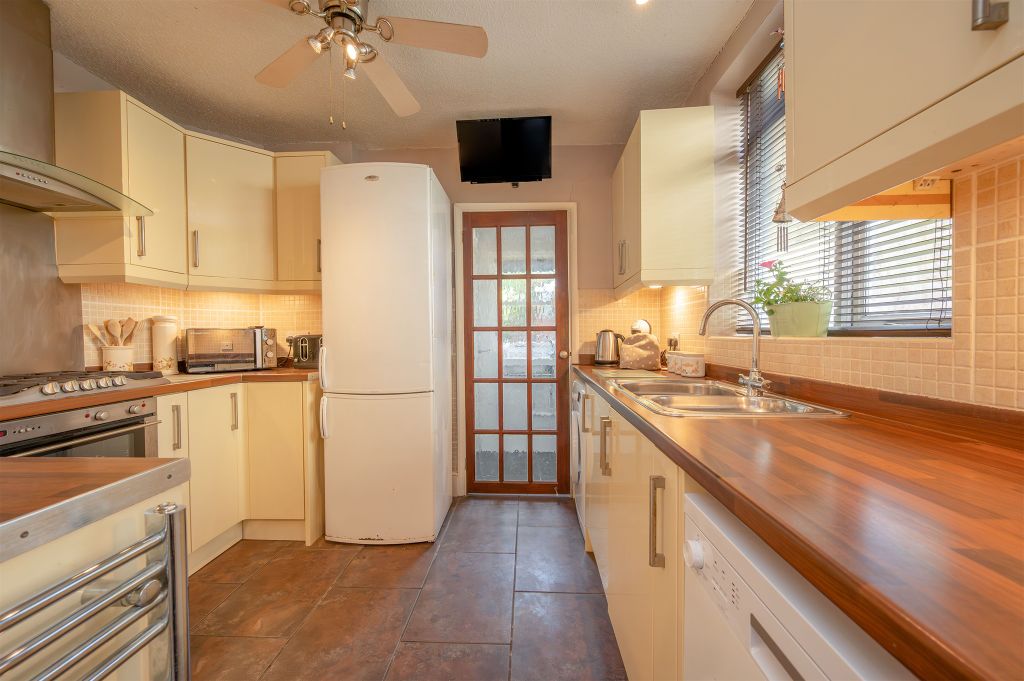 Property photo 3 of 17