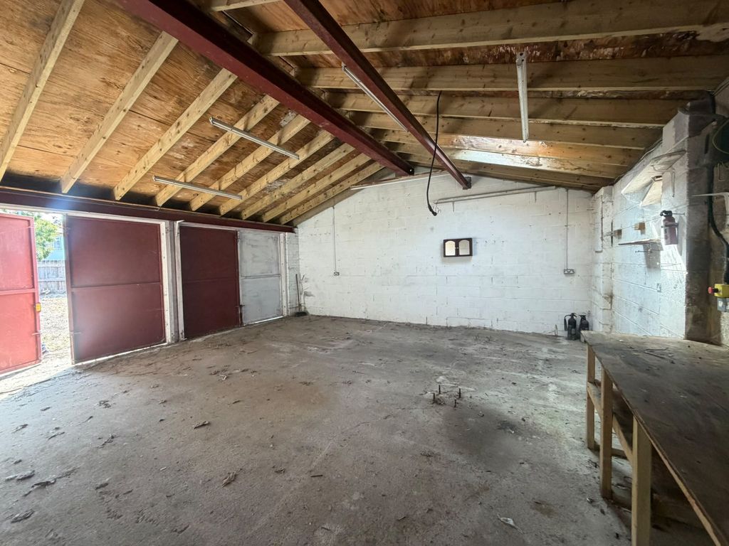 Property photo 1 of 3