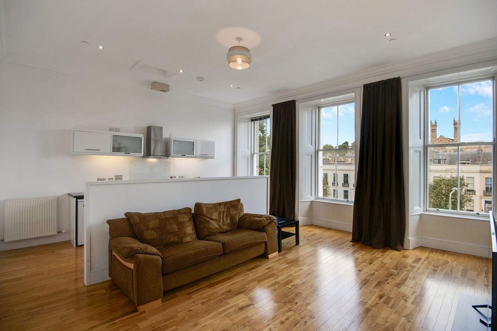 Property photo 3 of 17 3