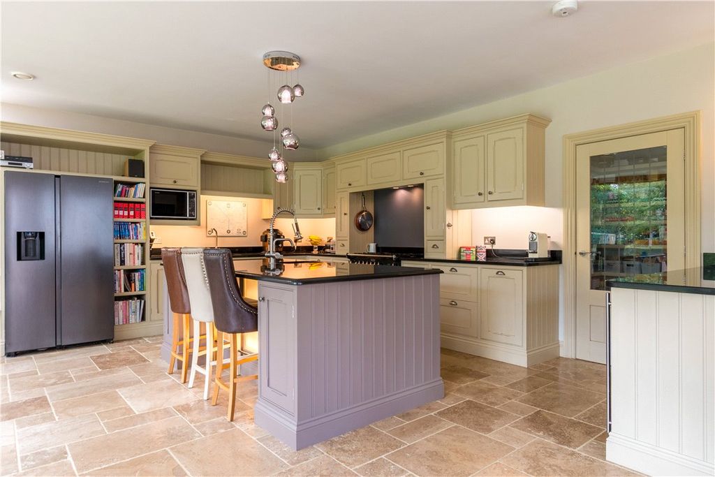 Property photo 3 of 35 Picture No. 61