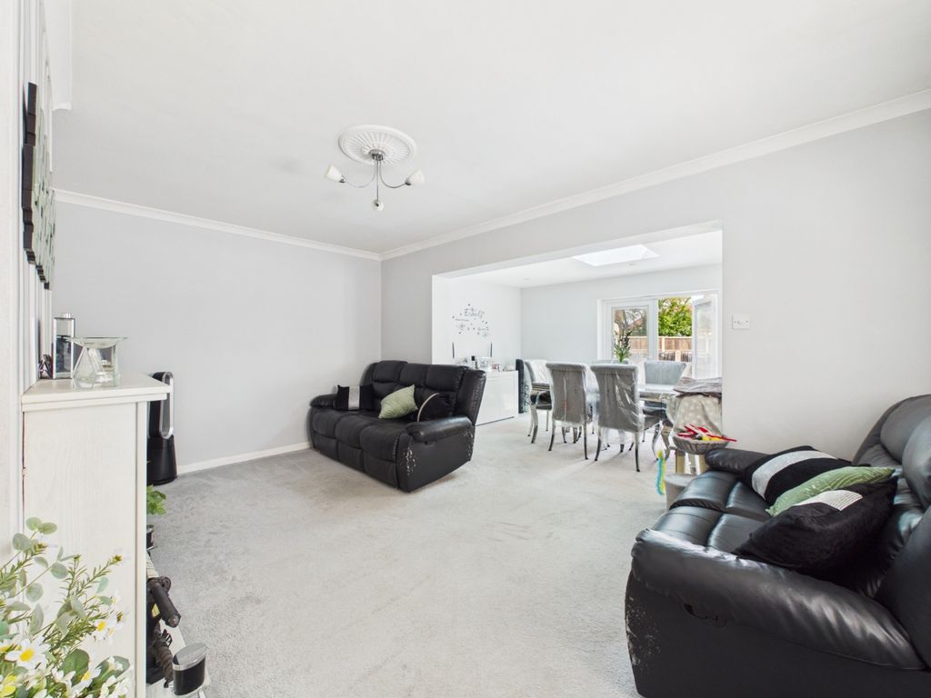 Property photo 3 of 17 5163703