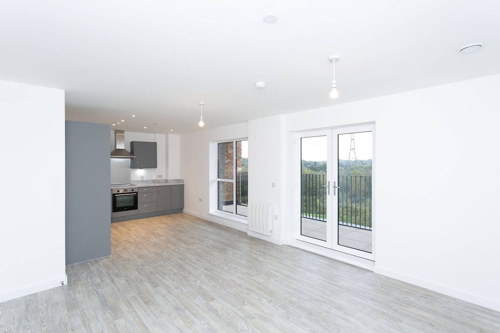 Property photo 2 of 18