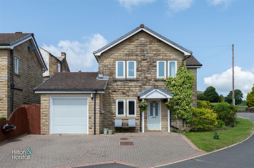 Property photo 1 of 19 Hollin Fold